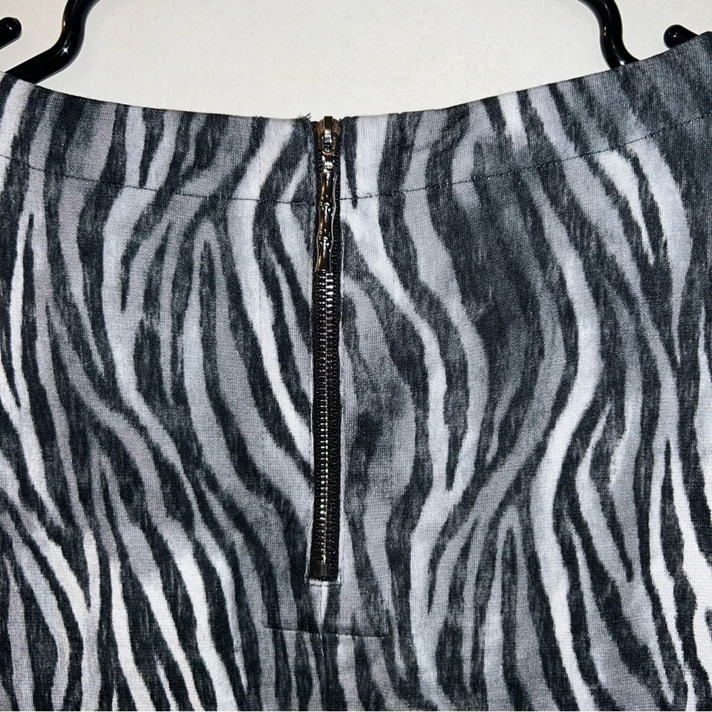 Tommy Bahama - Darcy Zesty Zebra Dress Size: Medium 3/4 Sleeve Dress (NWT) - Picture 6 of 16